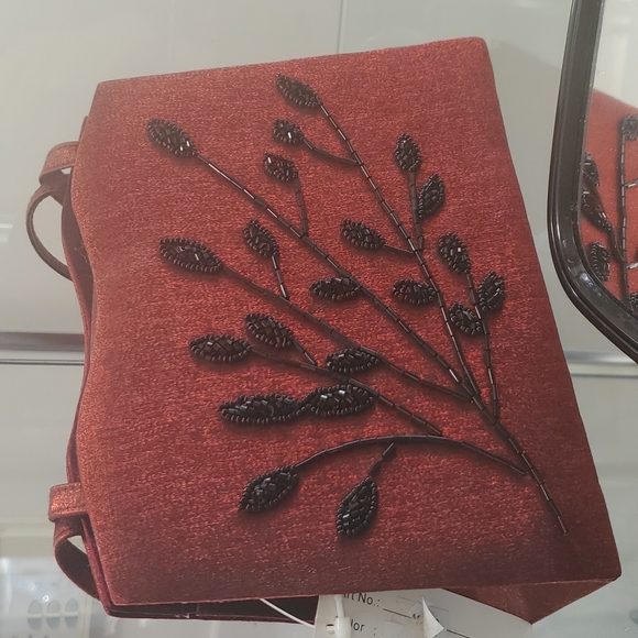 Small red purse with black rhinestone accents New with tags - Picture 10 of 12